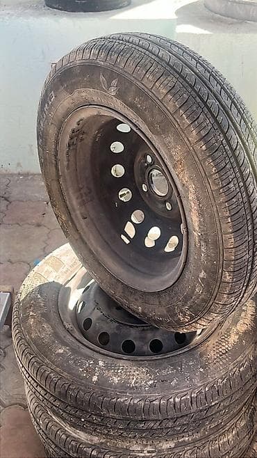 element 5: Комплект летних шин на штампованных дисках. Характеристики: - Размер — 5