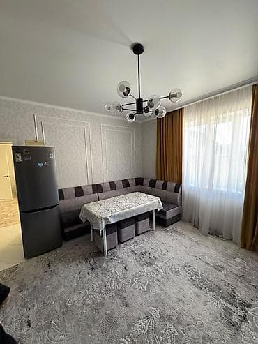 Кыймылсыз мүлк: Продается просторный одноэтажный жилой дом с современным внешним — 9