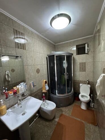 дом ала тоо3: Дом, 232 м², 7 комнат, Собственник — 24
