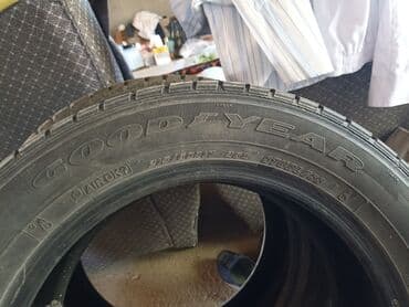 зимние шины на камри: Шины 215 / R 17, Зима, Б/у, Комплект, Легковые, GoodYear — 2