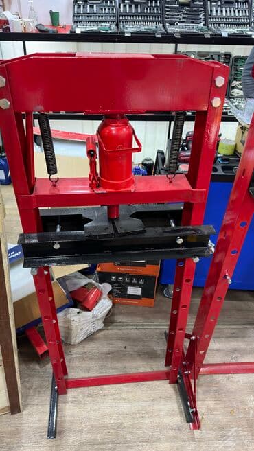 Гидравлический пресс 20