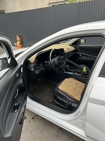 geely galaxy e5: Hyundai Avante: 2022 г., 1.6 л, Автомат, Бензин, Седан — 10