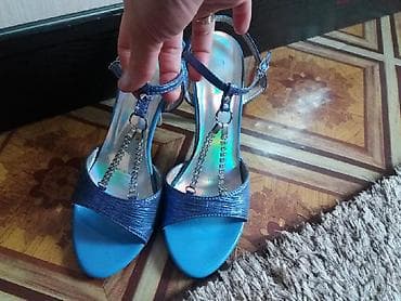 Срочно продаю босоножкилетние состояние отличное одевала 1раз на at lalafo.kg Срочно продаю босоножкилетние состояние отличное одевала 1раз на