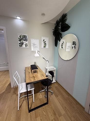 визажное место: • сдается стол для нейл-мастера • ⁠Сухомлинова 19 (район Политеха) • — 2