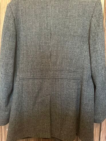 Киреге берилүүчү кийимдер: Мужское полупальто/пиджак на молнии и пуговице - Бренд на подкладке — 2