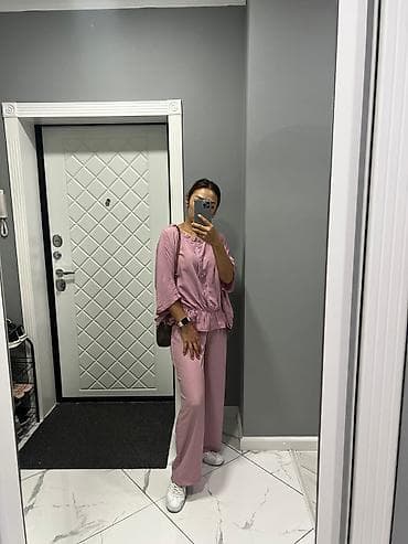 Новая шелковая двойка качество отличное размер с 42 до 46