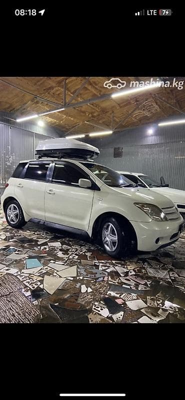 Toyota Ist: 2003 г., Хэтчбэк