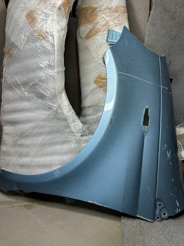 Тойота Витз передние крылья 2000г at lalafo.kg Тойота Витз передние крылья 2000г