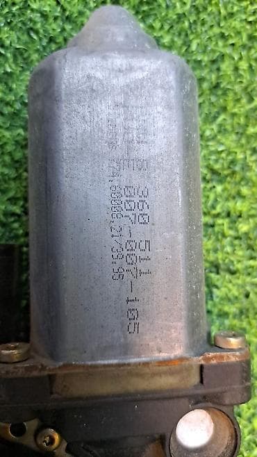 bmw e34 1995: Электрический моторчик BMW 1995 г., Б/у, Оригинал, Германия — 4