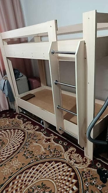 кийимдер бу: Двухъярусная кровать из светлого массива/ЛДСП с вертикальной — 1
