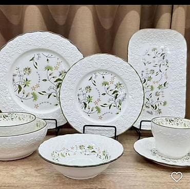 Столовый сервиз из качественной керамики с рельефным краем и цветочным at lalafo.kg Столовый сервиз из качественной керамики с рельефным краем и цветочным
