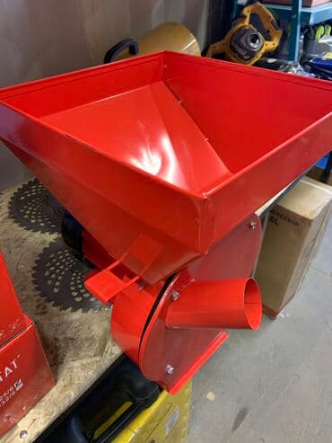 Дробилка для зерна зернодробилка