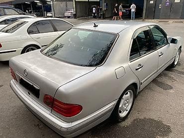 Продажа авто: Mercedes-Benz E-Class: 1998 г., 2.4 л, Автомат, Газ, Седан — 4