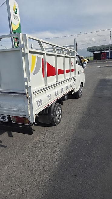 срочно продаю нужны деньги: Hyundai Porter: 2017 г., 2.5 л, Автомат, Дизель, Универсал — 4