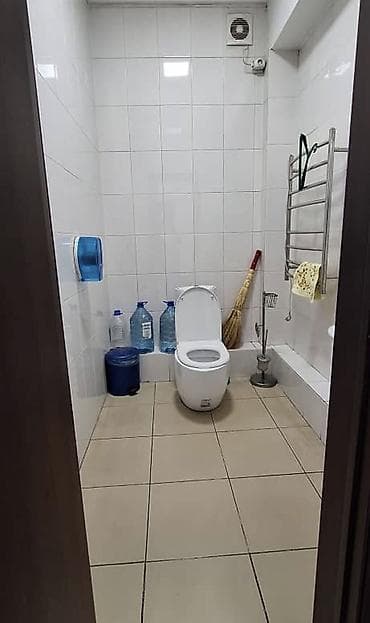 Коммерциялык мүлк: Кеңселерди ижаралоо, 150 м², Турак комплексинде, Өзүнчө ашканасы менен, Өзүнчө кире бериши менен, Өзүнчө санитардык түйүнү менен — 6