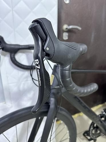 trinx carbon: Шоссейный велосипед, Рама L (172 - 185 см), Новый — 4