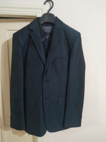 продаю в связи переездом: Продаю костюм б / у . Один раз одел. торг — 1