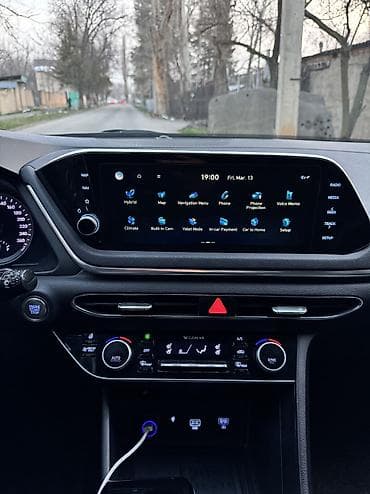 Продажа авто: Hyundai Sonata: 2019 г., 2 л, Гибрид, Седан — 5