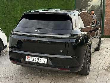 e2 byd: Lixiang L7: 2023 г., 1.5 л, Автомат, Гибрид, Кроссовер — 3