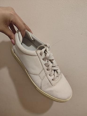 Прокат одежды: Кеды женские, 2 пары. 1) Белые кожаные кеды: - Минималистичный — 2