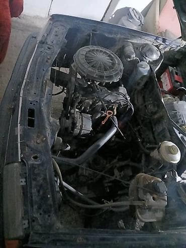 Audi 100: 1989 г., 1.8 л, Механика, Бензин, Универсал