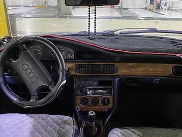 Транспорт: Audi 100: 1990 г., 2.3 л, Кол менен иштөөчү, Бензин, Седан — 4