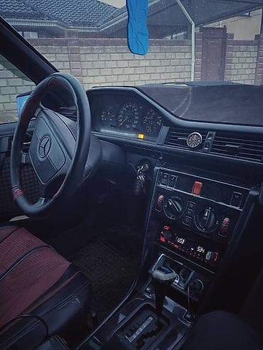 w210 e240: Mercedes-Benz W124: 1993 г., 2.8 л, Автомат, Бензин, Седан — 6