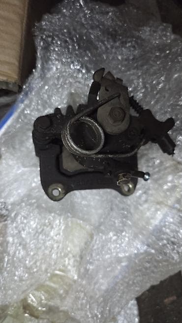 плунжерная пара: Продаю пару задних тормозных суппортов для VAG фирмы Lucas — 1