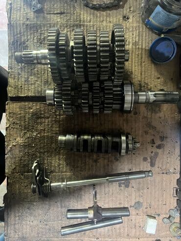 мотор на мотоцикл: КПП на Suzuki gsx R600-750 

Состояние идеал — 1