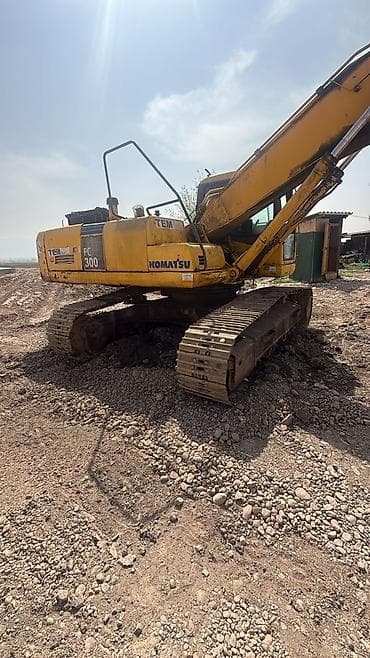 Экскаватор, Komatsu, 2010 г., Гусеничный