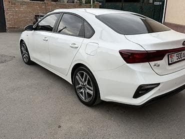 Транспорт: Kia Cerato: 2020 г., 1.6 л, Вариатор, Бензин, Седан — 5