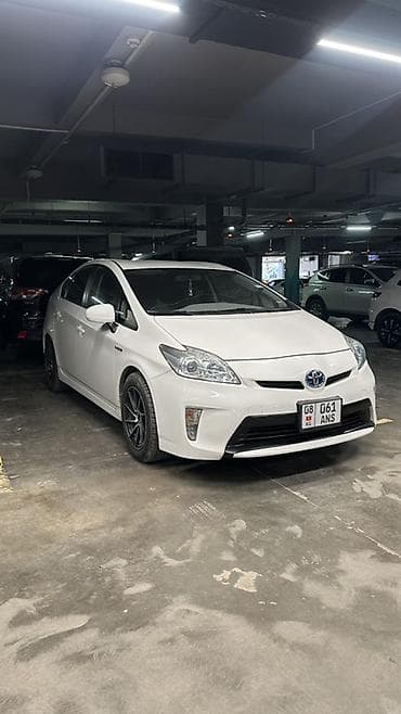 бампер на приус: Toyota Prius: 2015 г., Автомат, Гибрид, Лифтбек — 1