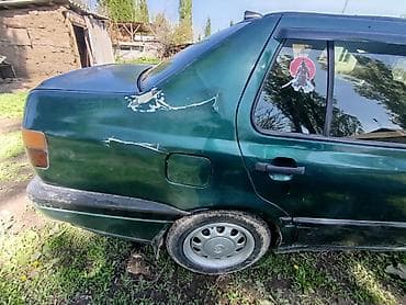 mini cuper: Volkswagen Vento: 1995 г., 1.8 л, Ручные, Бензин, Седан — 5