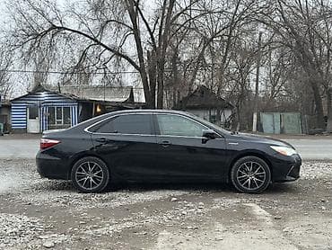 Транспорт: Toyota Camry: 2015 г., 2.5 л, Вариатор, Гибрид, Седан — 2