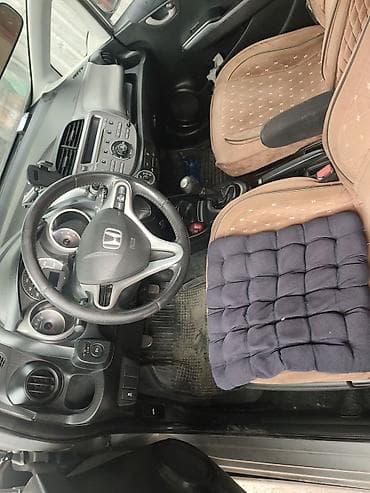 m5 e60: Honda Fit: 2011 г., 1.5 л, Механика, Бензин, Хэтчбэк — 4