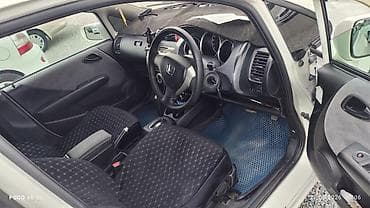 Продажа авто: Honda Fit: 2004 г., 1.3 л, Вариатор, Бензин, Хэтчбэк — 8