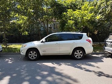 Toyota RAV4: 2010 г. — 2