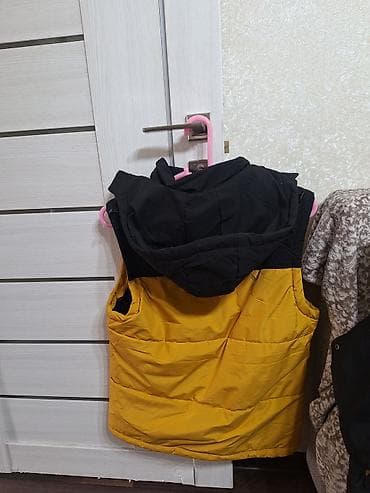 nike tech: Утепленный жилет Adidas - Модель: безрукавка на молнии - Цвет — 2