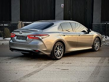 авто тесла: Toyota Camry: 2023 г., 2.5 л, Вариатор, Гибрид, Седан — 3