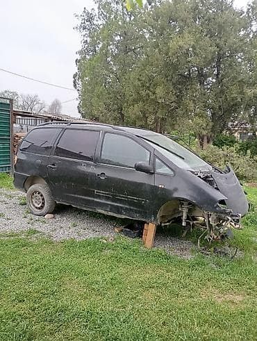 запчасть для авто: Ford Galaxy, черный минивэн, 5-дверный кузов. Автомобиль без передних — 4