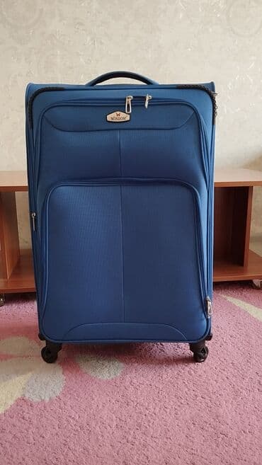 Чемодан, Новый, Средний (40 - 70 л), С выдвижной ручкой, Водонепроницаемость, Вращающиеся колеса на 360°