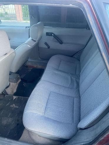 step 2: Volkswagen Passat: 1992 г., 1.8 л, Механика, Бензин, Седан — 6