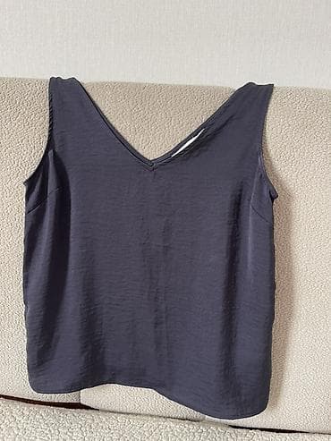 Кофты, свитеры: Распродаю свои вещи. Все в отличном состоянии. Размеры С-М. Цены — 7