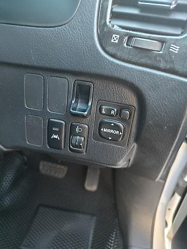 windom 2003: Toyota Ipsum: 2004 г., 2.4 л, Автомат, Газ, Минивэн — 10