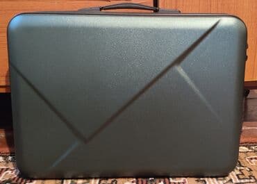 Чемодан, Материал: Пластик, Маленький (до 40 л), Кодовый замок at lalafo.kg Чемодан, Материал: Пластик, Маленький (до 40 л), Кодовый замок