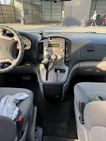 сто корейских авто: Hyundai H-1: 2011 г., 2.4 л, Автомат, Газ, Минивэн — 5