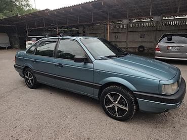 claas dominator: Volkswagen Passat: 1990 г., 1.8 л, Механика, Газ, Седан — 2