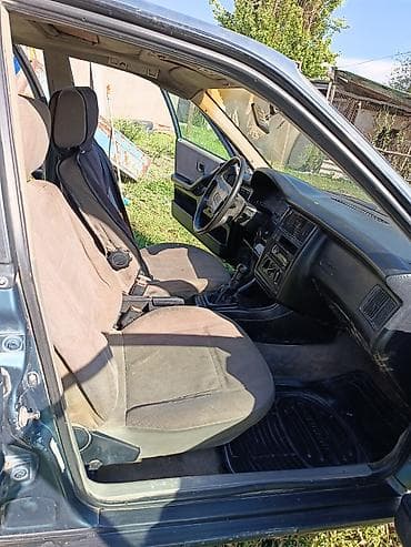 Audi 80: 1988 г., 1.8 л, Механика, Бензин, Седан — 3