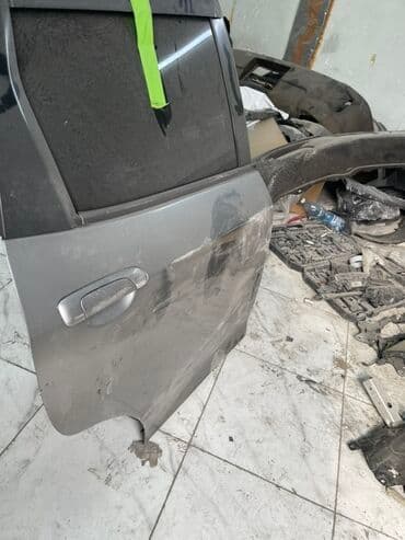 Дверь Задняя правая Honda