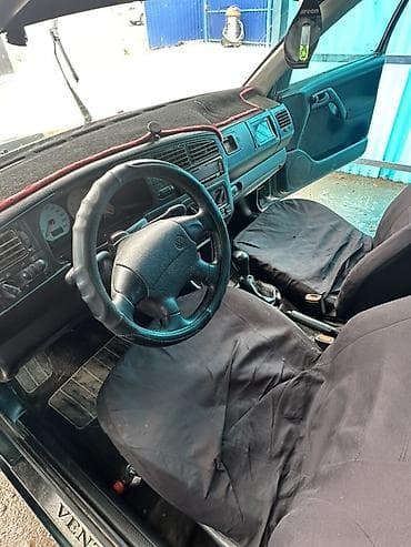 Транспорт: Volkswagen Vento: 1995 г., 1.8 л, Механика, Бензин, Седан — 6